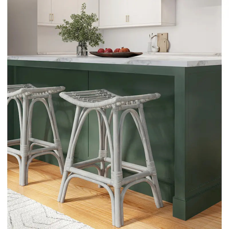 Boho-Barhocker aus Rattan mit Sattelsitz