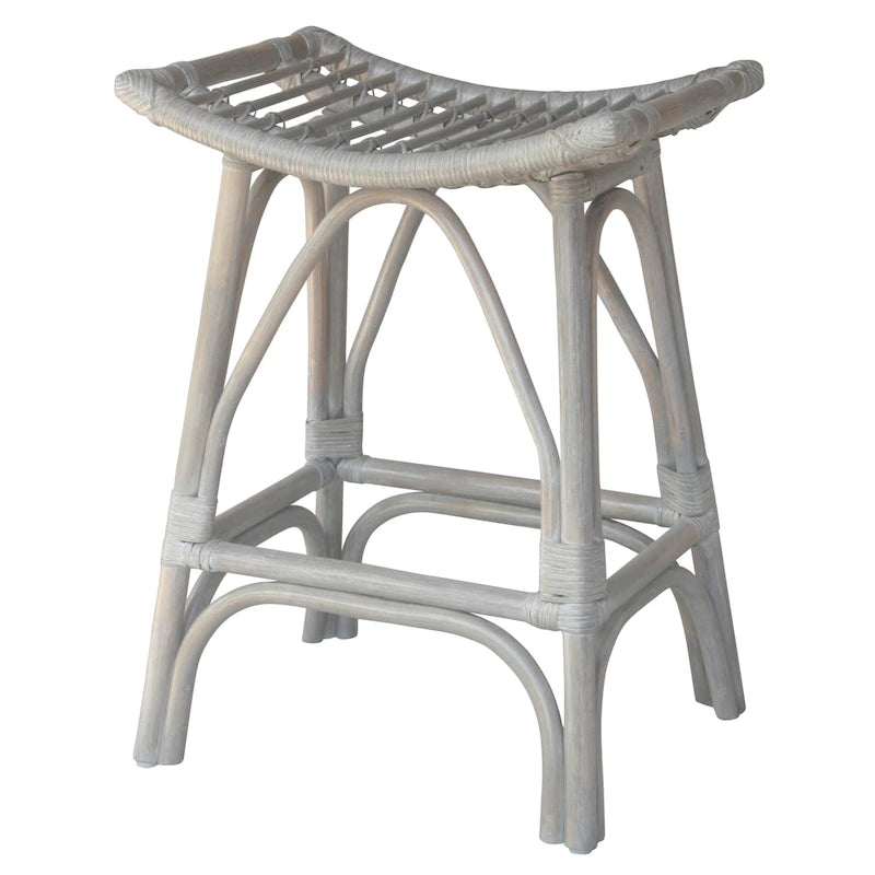 Tabouret de bar bohème en rotin avec assise en forme de selle