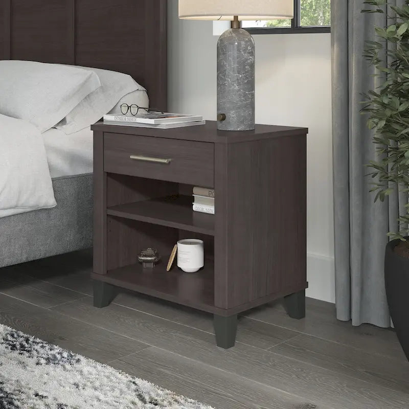 Table de chevet en frêne gris de style transitionnel