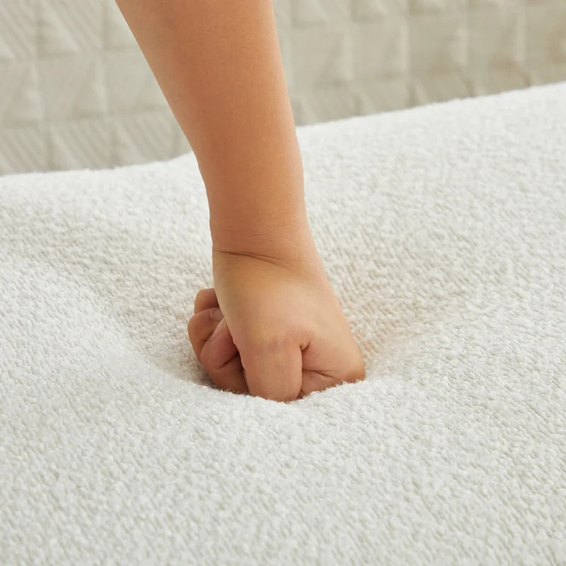 Banc de chambre avec coussins et pieds en bois massif pour le salon et l’entrée